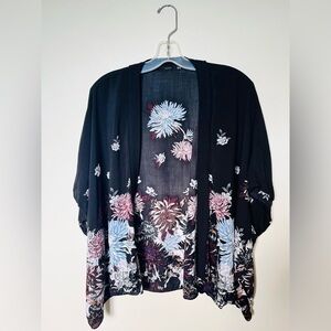 COPY - Beautiful TALULA floral kimono